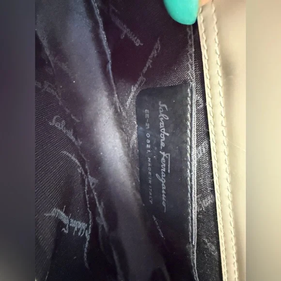 Salvatore Ferragamo Pearl Shoulder Bag & COA - Picture 6 of 6